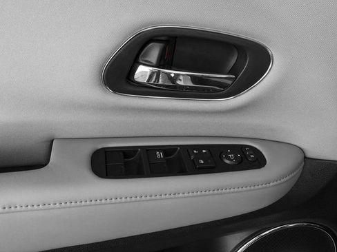 Used 2016 Honda HR-V EX image 19