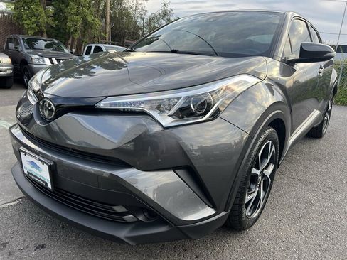 Used 2018 Toyota C-HR XLE FWD image 1