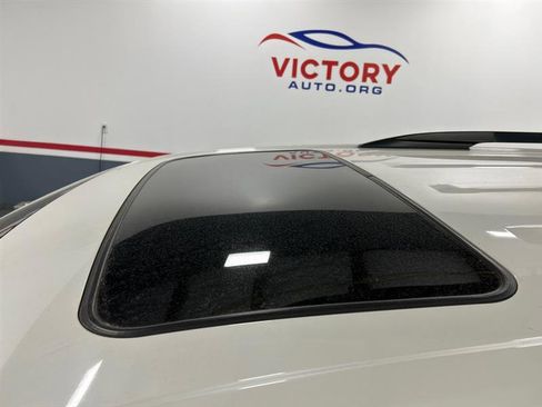 Used 2015 Toyota Sienna XLE image 10