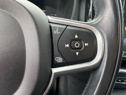 Used 2019 Volvo XC60 T6 Momentum w/ Premium Package AWD/4WD image 11