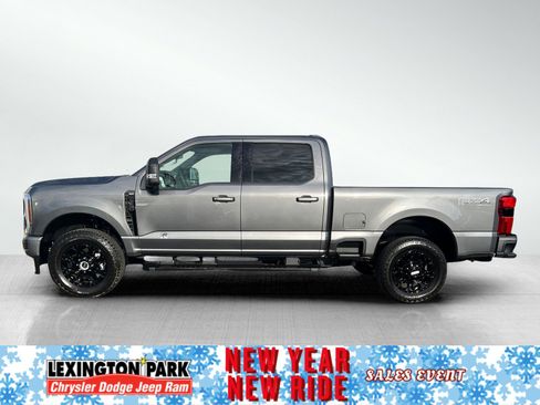 Used 2025 Ford F250 XLT w/ Black Appearance Package image 3
