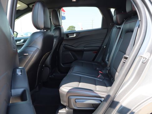 Used 2023 Ford Escape ST-Line image 11
