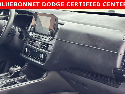 Used 2023 Nissan Pathfinder S image 29