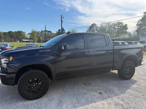 Used 2022 Chevrolet Silverado 1500 ZR2 w/ Technology Package image 3