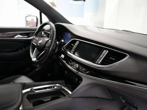 Used 2024 Buick Enclave Avenir image 26