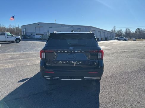 New 2026 Ford Explorer Active w/ Active Comfort Package image 4