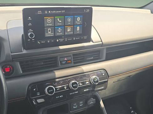 Used 2023 Honda Pilot TrailSport image 19