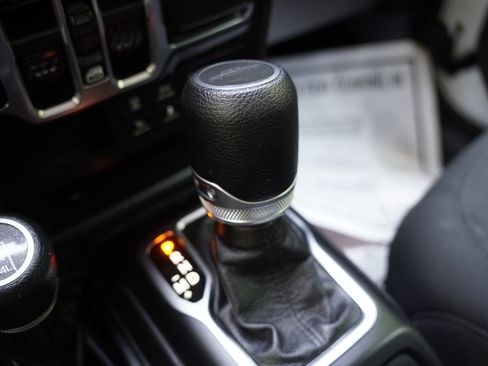 Used 2022 Jeep Gladiator Sport AWD/4WD image 28