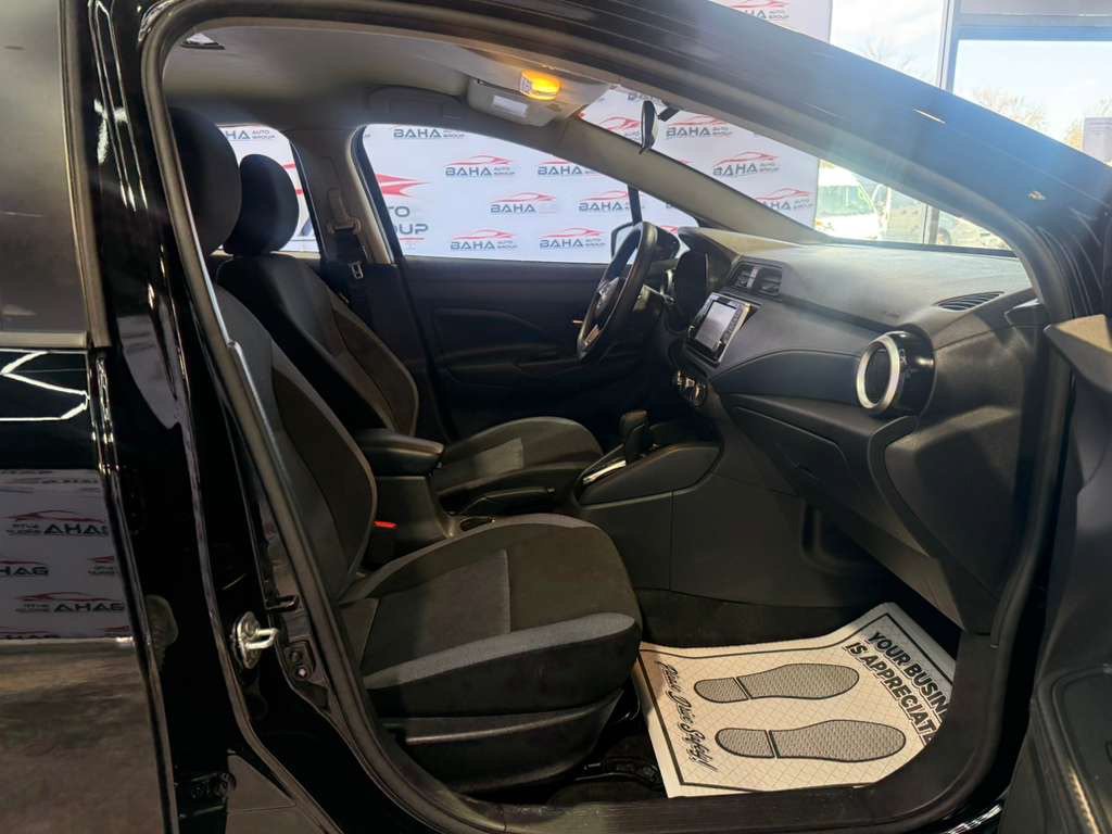 Used 2025 Nissan Versa SV FWD image 37
