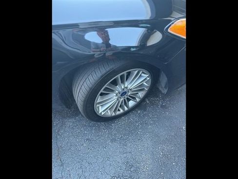 Used 2016 Ford Fusion SE w/ Equipment Group 202A FWD image 13