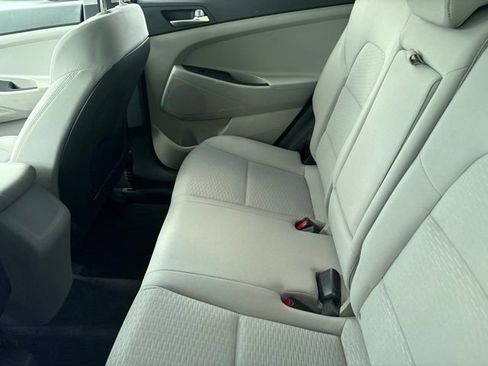 Used 2019 Hyundai Tucson SE w/ Cargo Package FWD image 9