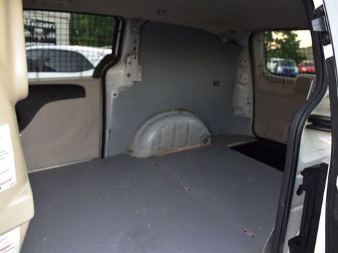 Used 2013 RAM C/V Tradesman image 25