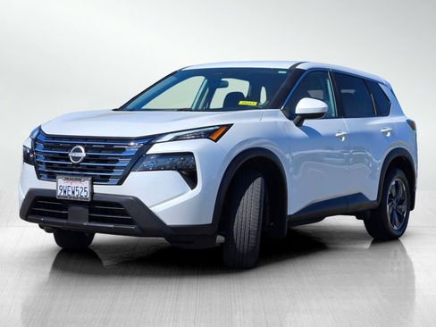 Used 2026 Nissan Rogue SV w/ Cold Weather Package FWD image 11