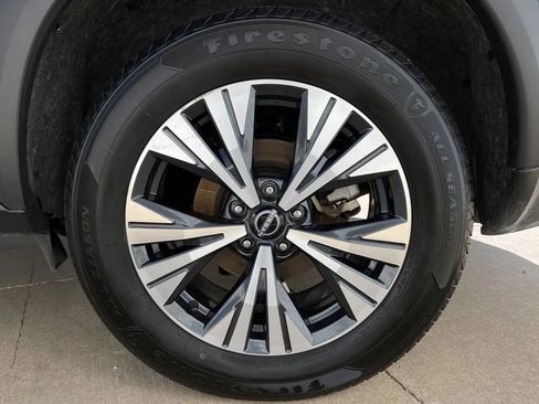 Used 2023 Nissan Rogue SV image 8