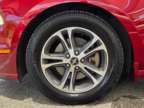 Used 2014 Ford Mustang Premium RWD image 28