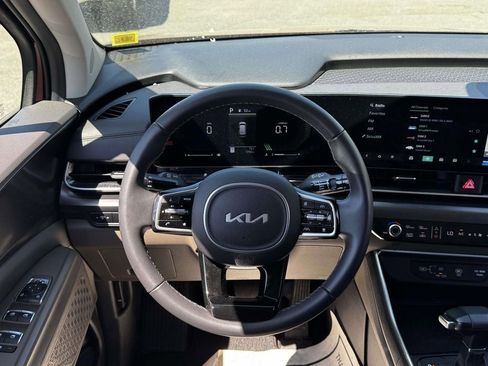 Certified 2026 Kia Carnival FWD image 13