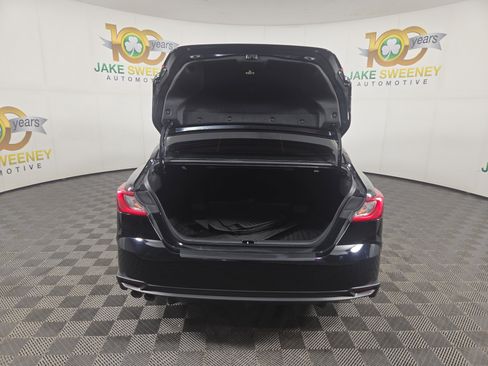 Used 2025 Toyota Camry SE image 31