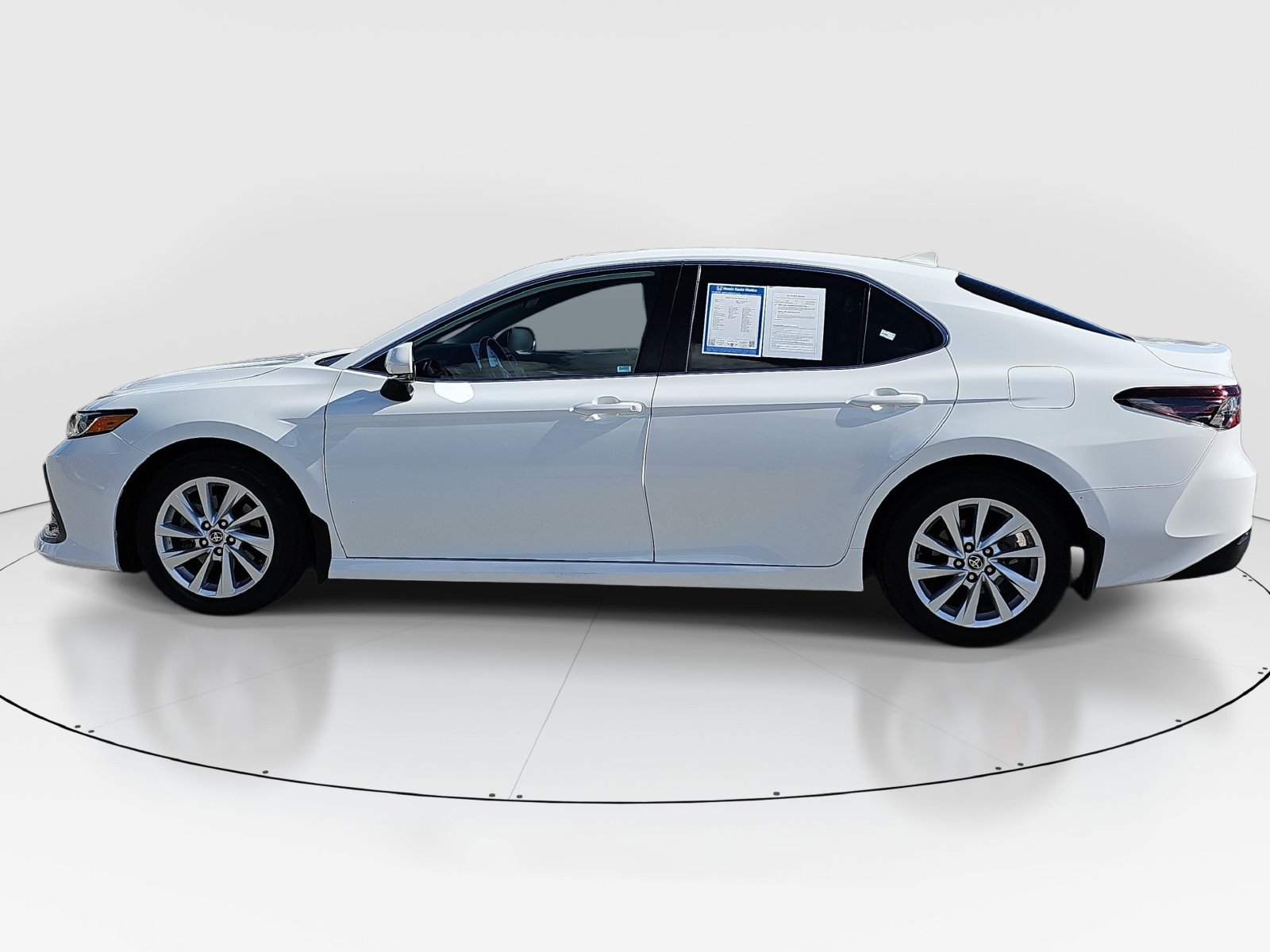 Used 2024 Toyota Camry LE FWD image 8