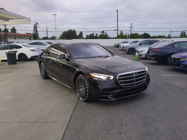 Used 2023 Mercedes-Benz S 580 4MATIC Sedan image 3