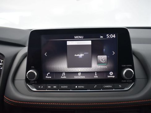 Used 2025 Nissan Rogue SV AWD/4WD image 16