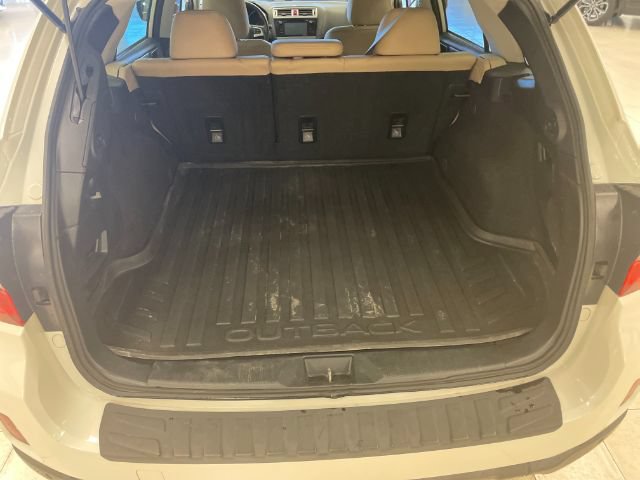 Used 2023 Subaru Outback Premium AWD/4WD image 8