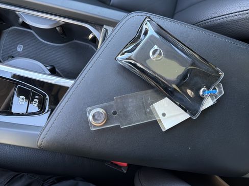 Certified 2025 Volvo XC60 B5 Plus image 37