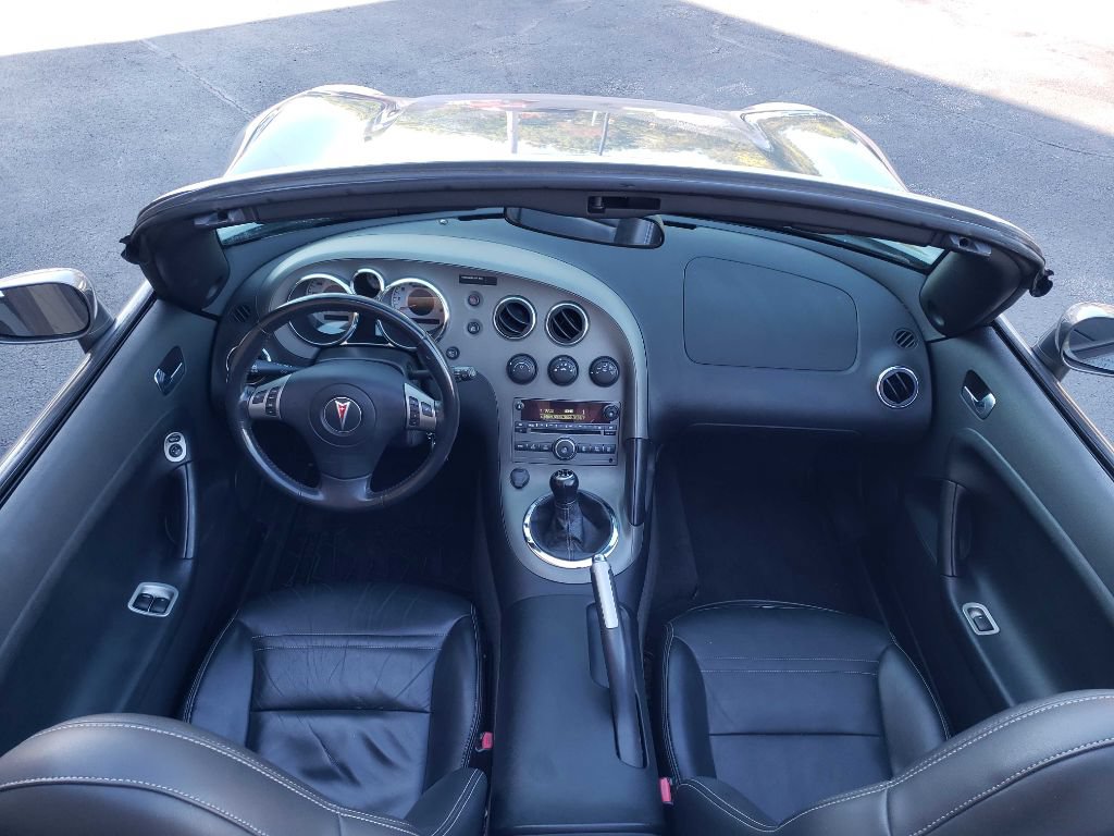 Used 2006 Pontiac Solstice Convertible w/ Premium Package RWD image 17