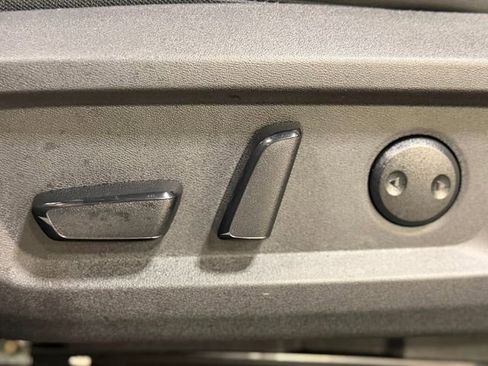 Used 2025 Nissan Rogue Platinum image 19