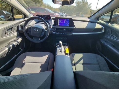 Used 2024 Toyota Prius LE image 2