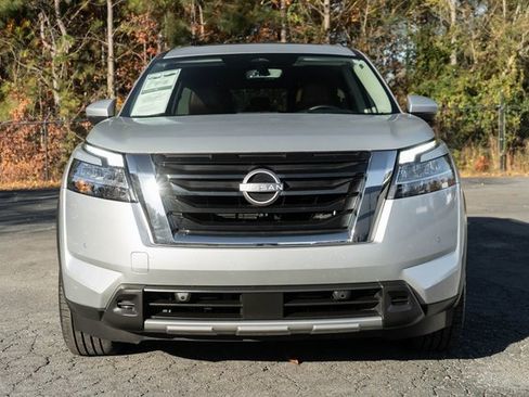 Used 2023 Nissan Pathfinder Platinum w/ Cargo Package image 6