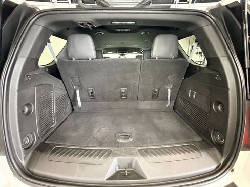 Used 2023 GMC Yukon SLE AWD/4WD image 8