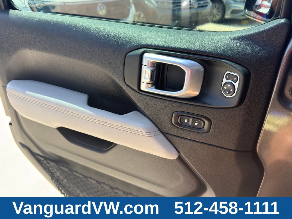 Used 2021 Jeep Gladiator Overland AWD/4WD image 25