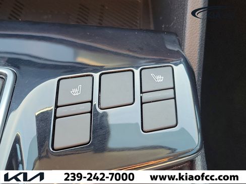 Used 2025 Kia Sportage EX FWD image 29