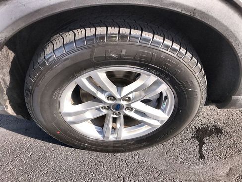 Used 2020 Ford Explorer XLT w/ Equipment Group 202A image 10