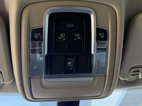 Used 2019 RAM 1500 Laramie AWD/4WD image 49
