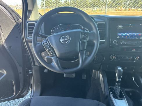 Used 2022 Nissan Frontier SV RWD image 16