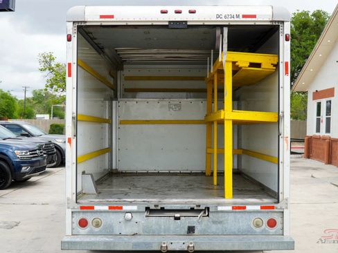 Used 2006 Ford E-450 and Econoline 450 image 7