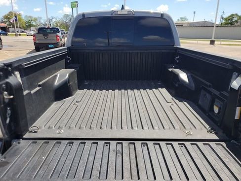 Used 2021 Toyota Tacoma TRD Sport w/ Technology Package RWD image 7