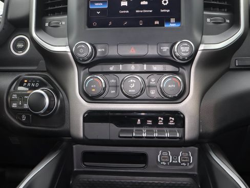 Used 2022 RAM 1500 Big Horn AWD/4WD image 11