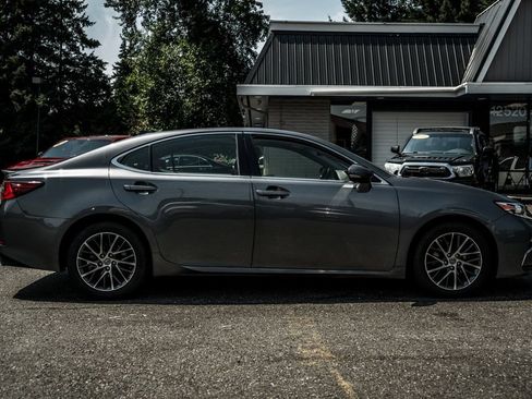 Used 2017 Lexus ES 350 w/ Navigation System Package FWD image 14
