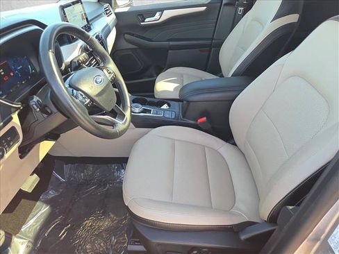 Used 2022 Ford Escape SEL w/ Technology Package FWD image 17