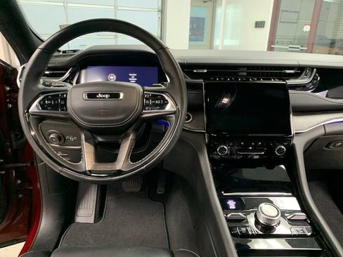 Certified 2023 Jeep Grand Cherokee Overland w/ Adv Protech Group III AWD/4WD image 18
