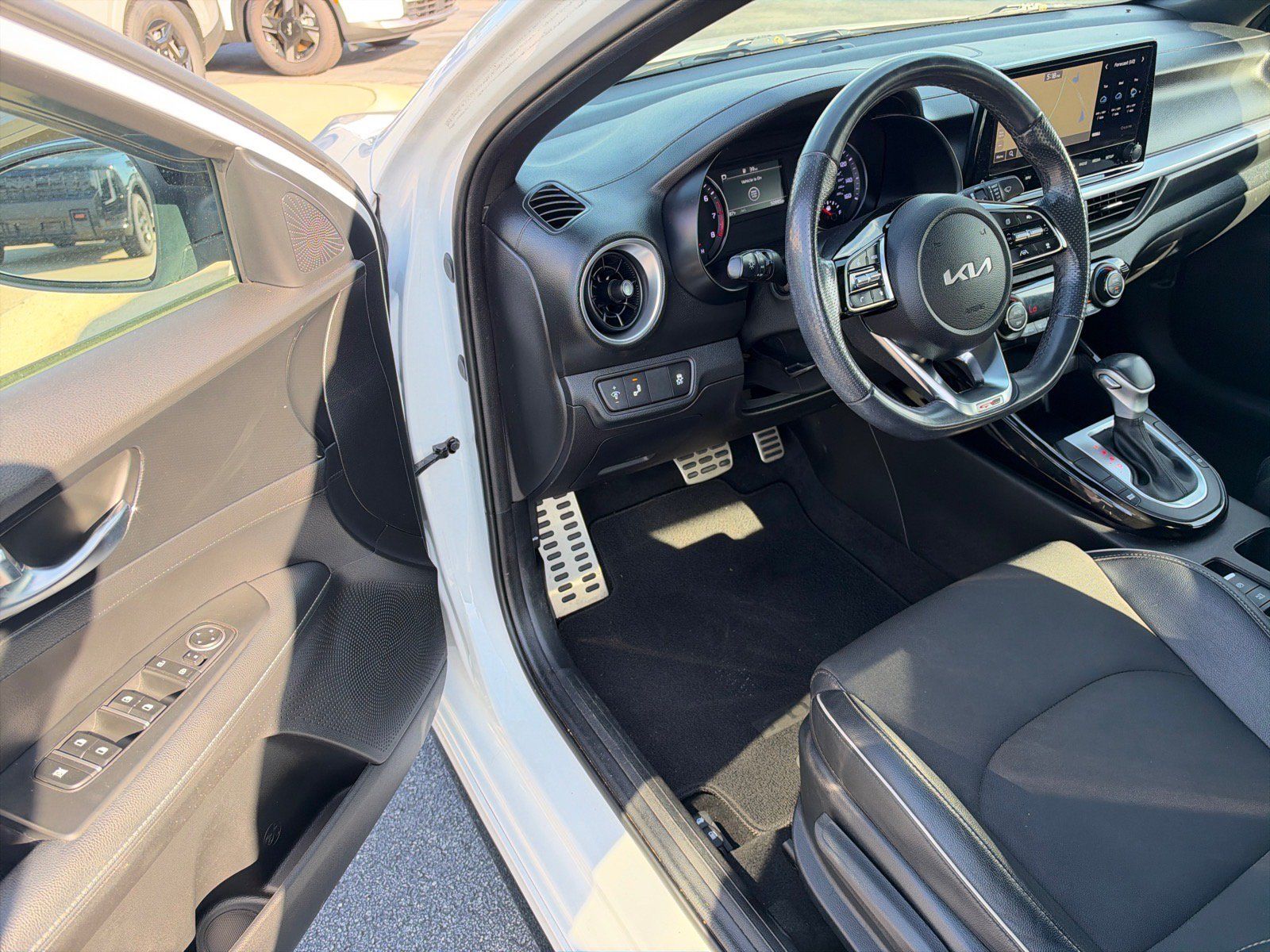 Certified 2024 Kia Forte GT-Line FWD image 9