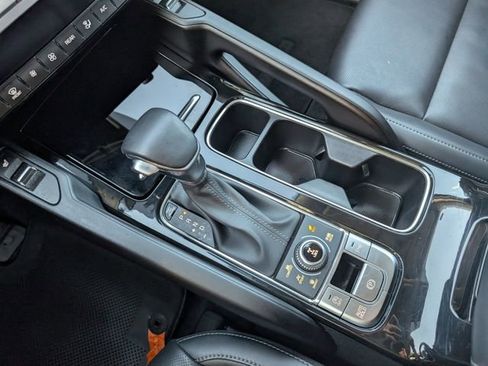 Used 2025 Kia Telluride S image 18