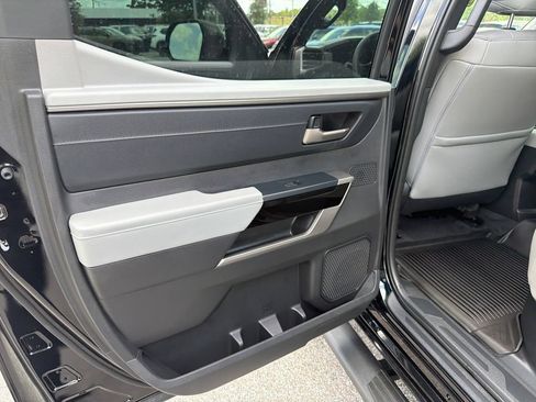 Used 2025 Toyota Tundra Limited AWD/4WD image 26