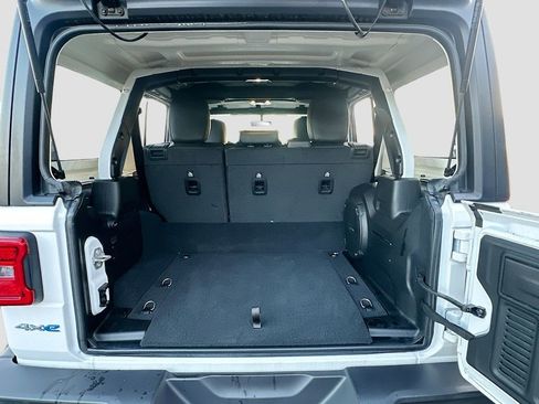 Used 2023 Jeep Wrangler Unlimited Sahara w/ Cold Weather Group image 26