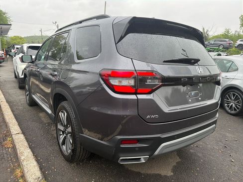 Used 2025 Honda Pilot Touring image 14
