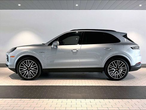 New 2026 Porsche Cayenne E-Hybrid image 2