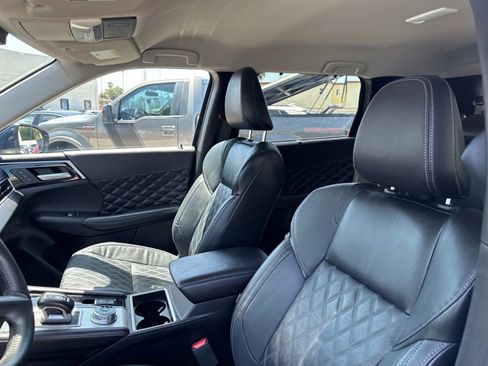 Used 2023 Mitsubishi Outlander SEL image 18