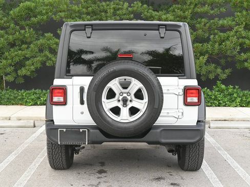 Used 2020 Jeep Wrangler Sport AWD/4WD image 5